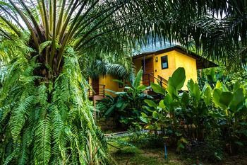Anurak Community Lodge Phanom Eksteriør bilde